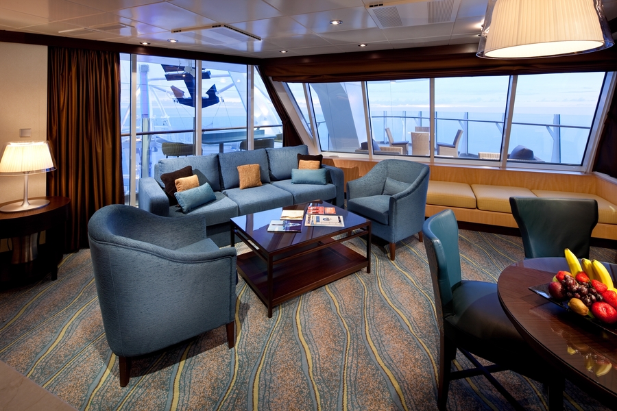 Royal Caribbean International Oasis of the seas accommodation Aquatheater_Suite.jpg
